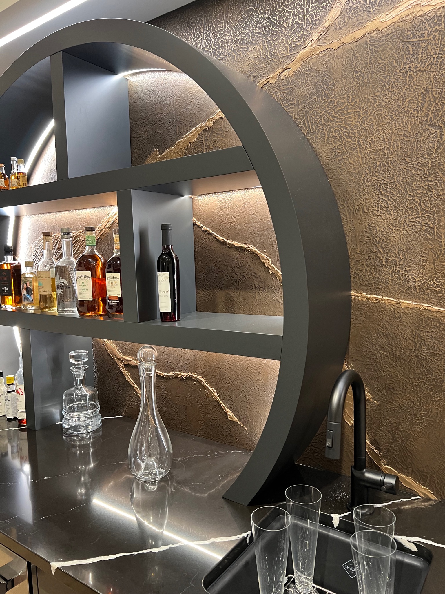 Bronze Metal Finishing in the Home Bar