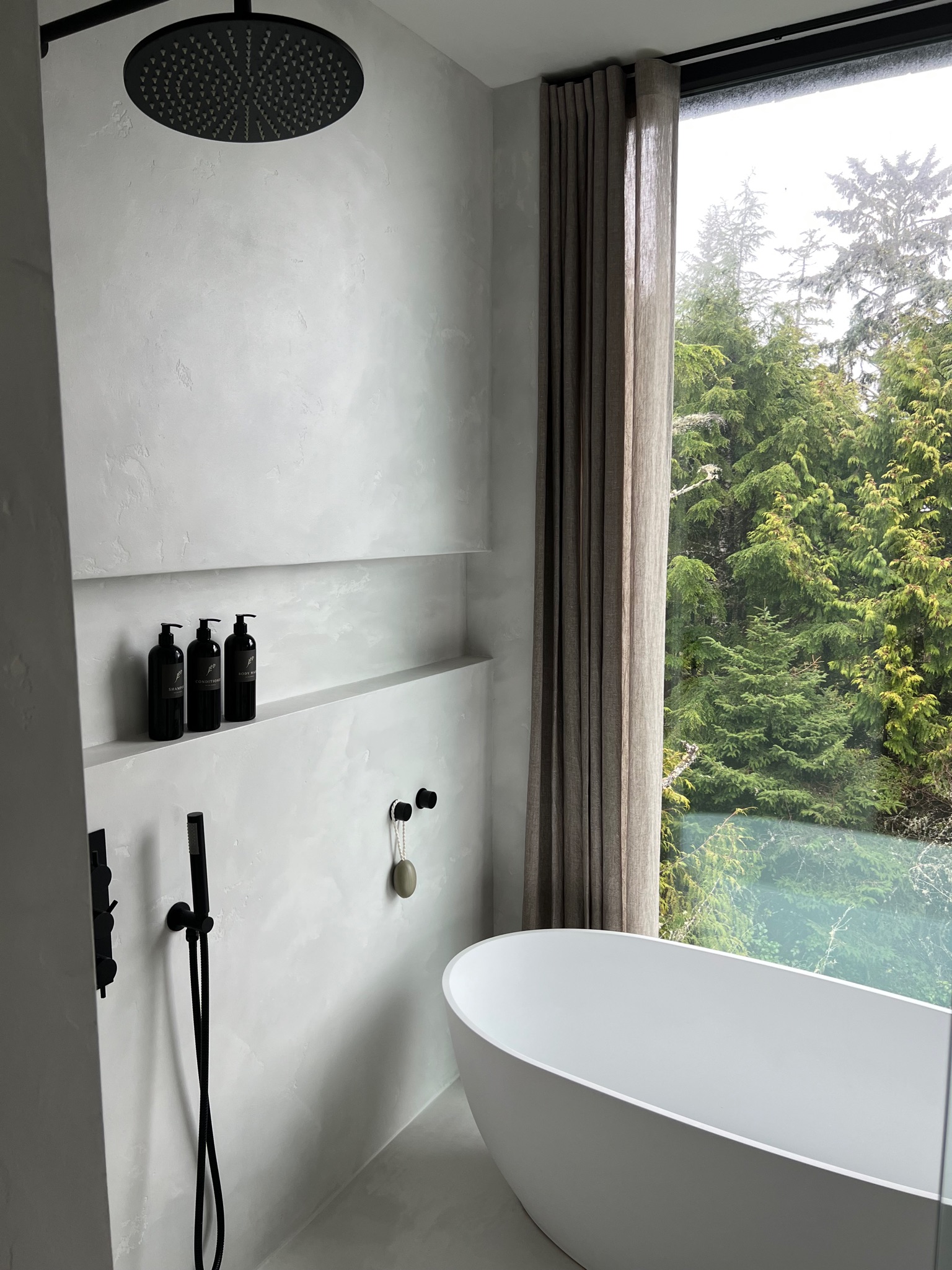 Sophisticated Minimalist Bathroom